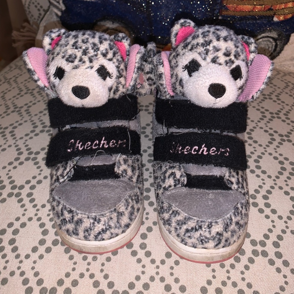 Girls sketchers sneakers.